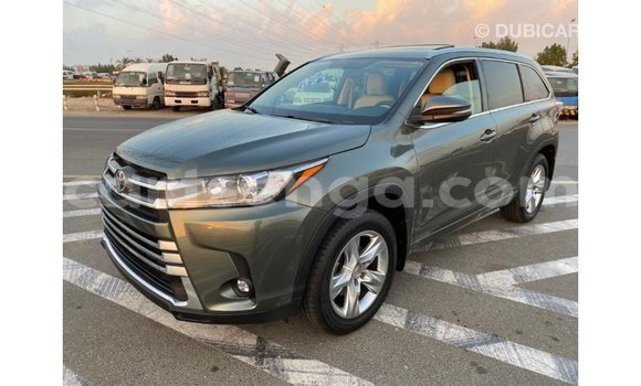 Buy Import Toyota Highlander Green Car in Import - Dubai in Hhohho Buy Import Toyota Highlander Green Car in Import - Dubai in Hhohho
