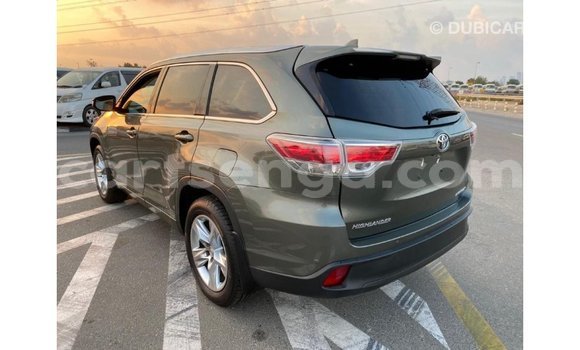 Buy Import Toyota Highlander Green Car in Import - Dubai in Hhohho Buy Import Toyota Highlander Green Car in Import - Dubai in Hhohho