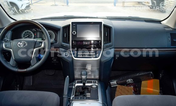 Buy Import Toyota Land Cruiser White Car in Import - Dubai in Hhohho Buy Import Toyota Land Cruiser White Car in Import - Dubai in Hhohho
