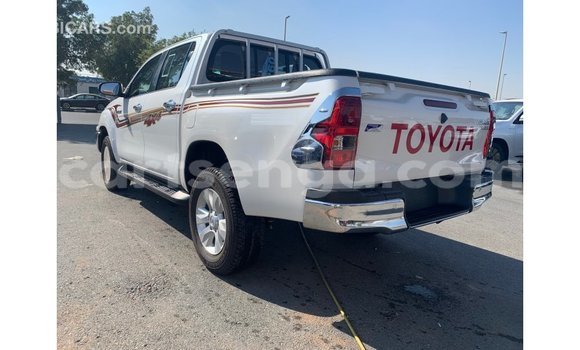 Nunua Imported Toyota Hilux White Gari ndani ya Import - Dubai nchini Hhohho Nunua Imported Toyota Hilux White Gari ndani ya Import - Dubai nchini Hhohho