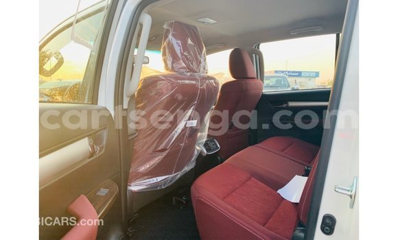 Nunua Imported Toyota Hilux White Gari ndani ya Import - Dubai nchini Hhohho Nunua Imported Toyota Hilux White Gari ndani ya Import - Dubai nchini Hhohho