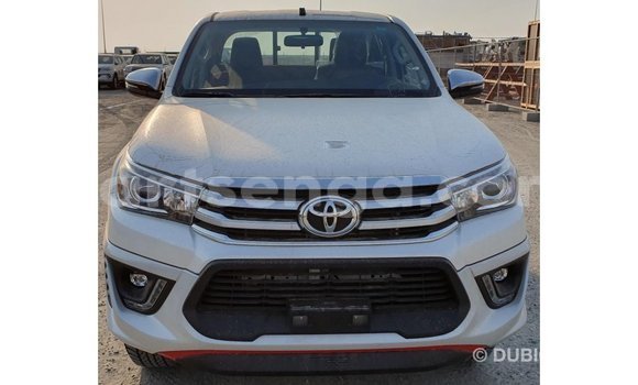 Buy Import Toyota Hilux White Car in Import - Dubai in Hhohho Buy Import Toyota Hilux White Car in Import - Dubai in Hhohho