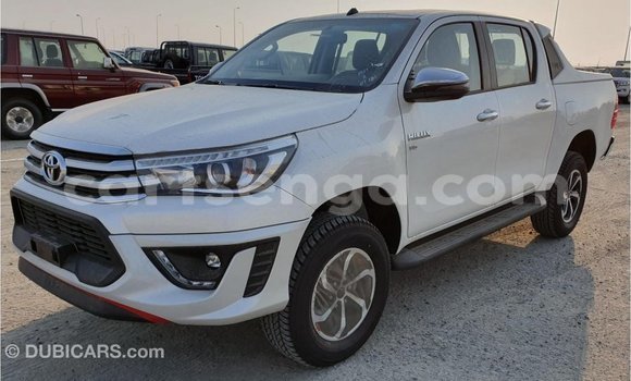 Buy Import Toyota Hilux White Car in Import - Dubai in Hhohho Buy Import Toyota Hilux White Car in Import - Dubai in Hhohho