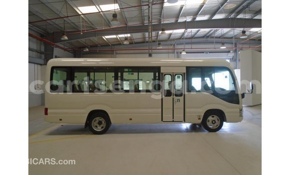 Nunua Imported Abarth 595 White Gari ndani ya Import - Dubai nchini Hhohho Nunua Imported Abarth 595 White Gari ndani ya Import - Dubai nchini Hhohho