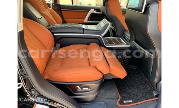 Nunua Imported Toyota Land Cruiser Black Gari ndani ya Import - Dubai nchini Hhohho Nunua Imported Toyota Land Cruiser Black Gari ndani ya Import - Dubai nchini Hhohho