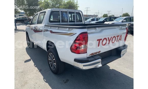 Nunua Imported Toyota Hilux White Gari ndani ya Import - Dubai nchini Hhohho Nunua Imported Toyota Hilux White Gari ndani ya Import - Dubai nchini Hhohho