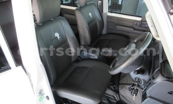 Buy Used Toyota Land Cruiser White Car in Ezulwini in Hhohho Buy Used Toyota Land Cruiser White Car in Ezulwini in Hhohho