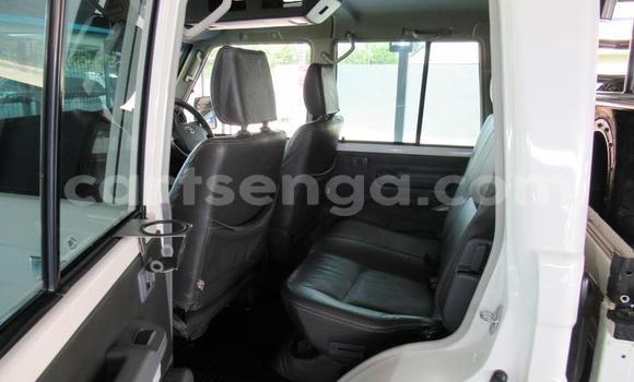 Buy Used Toyota Land Cruiser White Car in Ezulwini in Hhohho Buy Used Toyota Land Cruiser White Car in Ezulwini in Hhohho