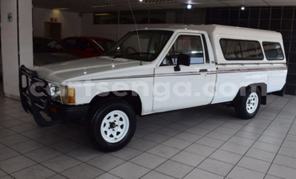 Buy Used Toyota Hilux White Car in Ezulwini in Hhohho Buy Used Toyota Hilux White Car in Ezulwini in Hhohho
