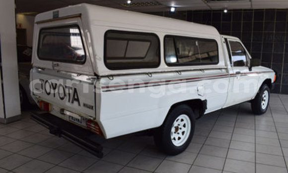 Buy Used Toyota Hilux White Car in Ezulwini in Hhohho Buy Used Toyota Hilux White Car in Ezulwini in Hhohho