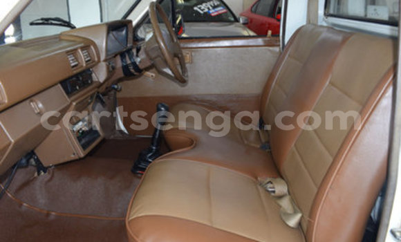 Buy Used Toyota Hilux White Car in Ezulwini in Hhohho Buy Used Toyota Hilux White Car in Ezulwini in Hhohho