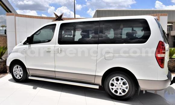 Acheter Occasion Voiture Hyundai H1 Blanc à Ezulwini, Hhohho Acheter Occasion Voiture Hyundai H1 Blanc à Ezulwini, Hhohho