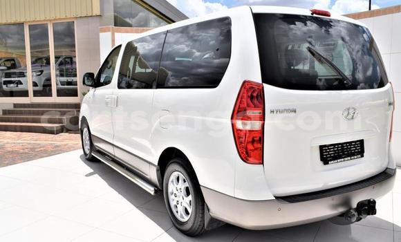 Acheter Occasion Voiture Hyundai H1 Blanc à Ezulwini, Hhohho Acheter Occasion Voiture Hyundai H1 Blanc à Ezulwini, Hhohho