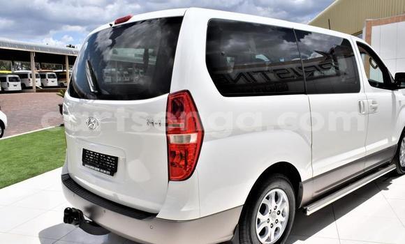 Acheter Occasion Voiture Hyundai H1 Blanc à Ezulwini, Hhohho Acheter Occasion Voiture Hyundai H1 Blanc à Ezulwini, Hhohho