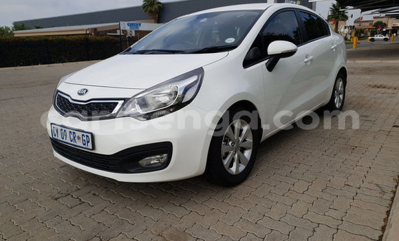 Nunua Ilio tumika Kia Rio White Gari ndani ya Ezulwini nchini Hhohho Nunua Ilio tumika Kia Rio White Gari ndani ya Ezulwini nchini Hhohho