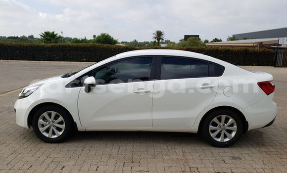 Nunua Ilio tumika Kia Rio White Gari ndani ya Ezulwini nchini Hhohho Nunua Ilio tumika Kia Rio White Gari ndani ya Ezulwini nchini Hhohho
