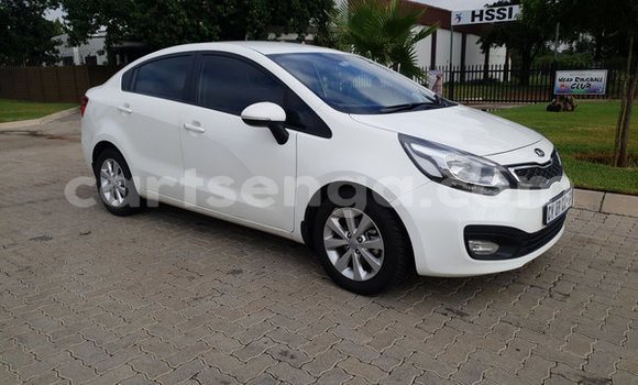 Nunua Ilio tumika Kia Rio White Gari ndani ya Ezulwini nchini Hhohho Nunua Ilio tumika Kia Rio White Gari ndani ya Ezulwini nchini Hhohho