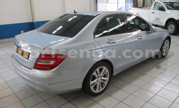 Acheter Occasion Voiture Mercedes‒Benz C–Class Gris à Ezulwini, Hhohho Acheter Occasion Voiture Mercedes‒Benz C–Class Gris à Ezulwini, Hhohho