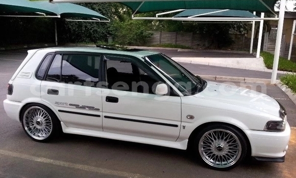 Nunua Ilio tumika Toyota Corolla White Gari ndani ya Manzini nchini Manzini Nunua Ilio tumika Toyota Corolla White Gari ndani ya Manzini nchini Manzini