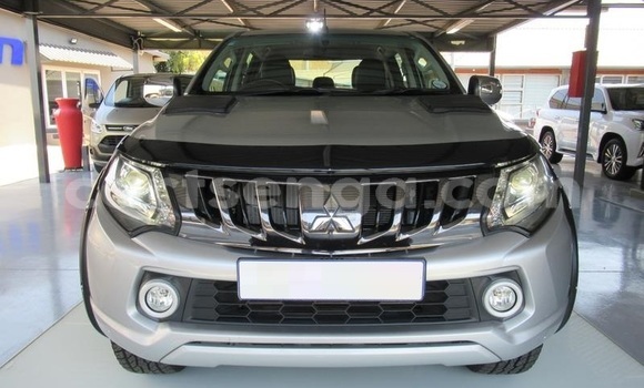 Acheter Occasion Voiture Mitsubishi Triton Gris à Mbabane, Manzini Acheter Occasion Voiture Mitsubishi Triton Gris à Mbabane, Manzini