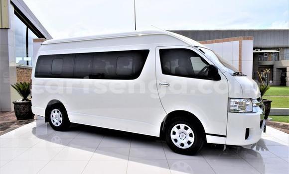 Acheter Occasion Voiture Toyota Aristo Blanc à Ezulwini, Hhohho Acheter Occasion Voiture Toyota Aristo Blanc à Ezulwini, Hhohho