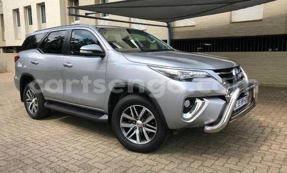 Nunua Ilio tumika Toyota Fortuner Silver Gari ndani ya Ezulwini nchini Hhohho Nunua Ilio tumika Toyota Fortuner Silver Gari ndani ya Ezulwini nchini Hhohho