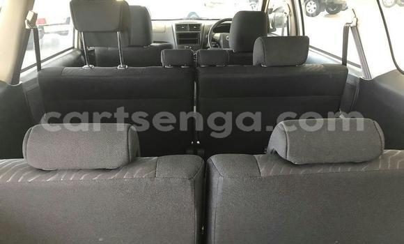 Nunua Ilio tumika Toyota Avanza White Gari ndani ya Ezulwini nchini Hhohho Nunua Ilio tumika Toyota Avanza White Gari ndani ya Ezulwini nchini Hhohho