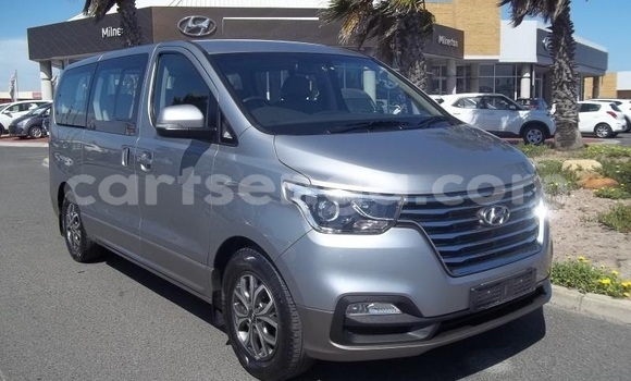 Buy Used Hyundai H1 Silver Car in Ezulwini in Hhohho Buy Used Hyundai H1 Silver Car in Ezulwini in Hhohho