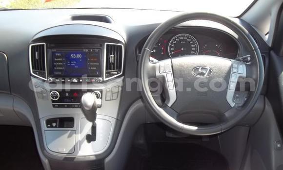 Buy Used Hyundai H1 Silver Car in Ezulwini in Hhohho Buy Used Hyundai H1 Silver Car in Ezulwini in Hhohho