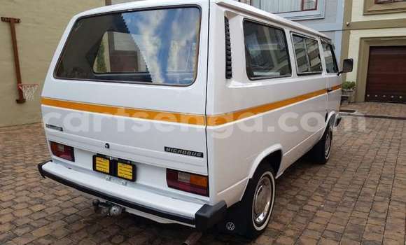 Acheter Occasion Voiture Volkswagen Multivan Blanc à Ezulwini, Hhohho Acheter Occasion Voiture Volkswagen Multivan Blanc à Ezulwini, Hhohho