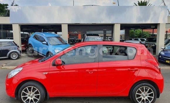 Nunua Ilio tumika Hyundai i20 Red Gari ndani ya Ezulwini nchini Hhohho Nunua Ilio tumika Hyundai i20 Red Gari ndani ya Ezulwini nchini Hhohho