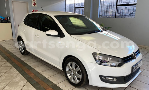 Nunua Ilio tumika Volkswagen Polo White Gari ndani ya Ezulwini nchini Hhohho Nunua Ilio tumika Volkswagen Polo White Gari ndani ya Ezulwini nchini Hhohho