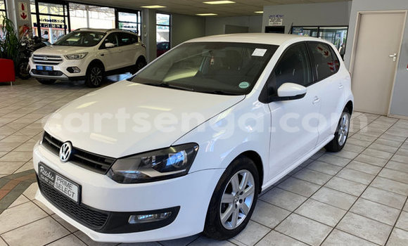 Nunua Ilio tumika Volkswagen Polo White Gari ndani ya Ezulwini nchini Hhohho Nunua Ilio tumika Volkswagen Polo White Gari ndani ya Ezulwini nchini Hhohho