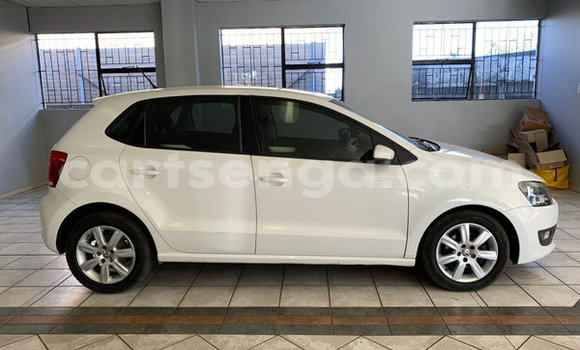 Nunua Ilio tumika Volkswagen Polo White Gari ndani ya Ezulwini nchini Hhohho Nunua Ilio tumika Volkswagen Polo White Gari ndani ya Ezulwini nchini Hhohho