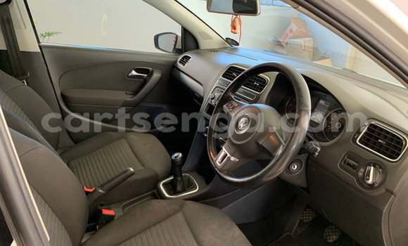 Nunua Ilio tumika Volkswagen Polo White Gari ndani ya Ezulwini nchini Hhohho Nunua Ilio tumika Volkswagen Polo White Gari ndani ya Ezulwini nchini Hhohho