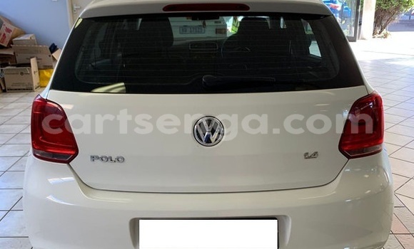 Nunua Ilio tumika Volkswagen Polo White Gari ndani ya Ezulwini nchini Hhohho Nunua Ilio tumika Volkswagen Polo White Gari ndani ya Ezulwini nchini Hhohho