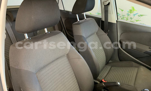 Nunua Ilio tumika Volkswagen Polo White Gari ndani ya Ezulwini nchini Hhohho Nunua Ilio tumika Volkswagen Polo White Gari ndani ya Ezulwini nchini Hhohho