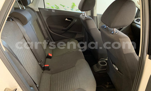 Nunua Ilio tumika Volkswagen Polo White Gari ndani ya Ezulwini nchini Hhohho Nunua Ilio tumika Volkswagen Polo White Gari ndani ya Ezulwini nchini Hhohho