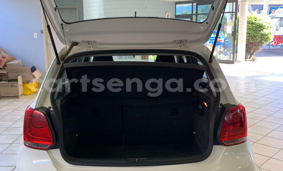 Nunua Ilio tumika Volkswagen Polo White Gari ndani ya Ezulwini nchini Hhohho Nunua Ilio tumika Volkswagen Polo White Gari ndani ya Ezulwini nchini Hhohho