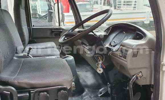 Acheter Occasion Utilitaire Nissan UD Blanc à Hlatikulu, Shiselweni District Acheter Occasion Utilitaire Nissan UD Blanc à Hlatikulu, Shiselweni District