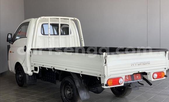 Acheter Occasion Utilitaire Hyundai H200 Blanc à Big Bend, Lubombo Acheter Occasion Utilitaire Hyundai H200 Blanc à Big Bend, Lubombo