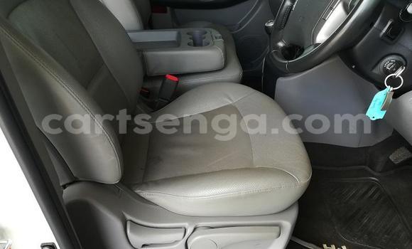 Acheter Occasion Voiture Hyundai H1 Blanc à Big Bend, Lubombo Acheter Occasion Voiture Hyundai H1 Blanc à Big Bend, Lubombo