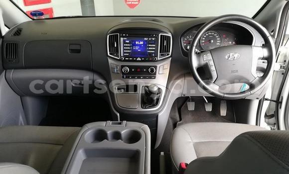 Acheter Occasion Voiture Hyundai H1 Blanc à Big Bend, Lubombo Acheter Occasion Voiture Hyundai H1 Blanc à Big Bend, Lubombo