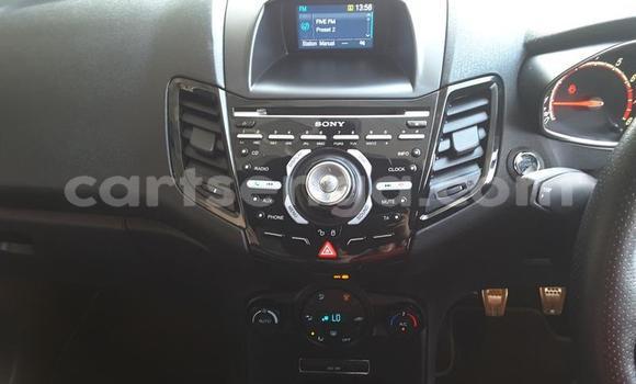 Nunua Ilio tumika Ford Fiesta White Gari ndani ya Mbabane nchini Manzini Nunua Ilio tumika Ford Fiesta White Gari ndani ya Mbabane nchini Manzini