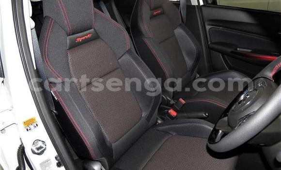 Nunua Ilio tumika Suzuki Swift White Gari ndani ya Mbabane nchini Manzini Nunua Ilio tumika Suzuki Swift White Gari ndani ya Mbabane nchini Manzini