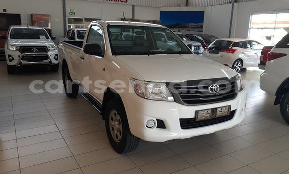 Nunua Ilio tumika Toyota Hilux White Gari ndani ya Ezulwini nchini Hhohho Nunua Ilio tumika Toyota Hilux White Gari ndani ya Ezulwini nchini Hhohho