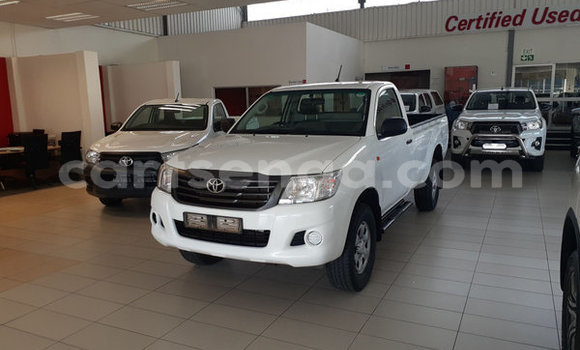 Nunua Ilio tumika Toyota Hilux White Gari ndani ya Ezulwini nchini Hhohho Nunua Ilio tumika Toyota Hilux White Gari ndani ya Ezulwini nchini Hhohho