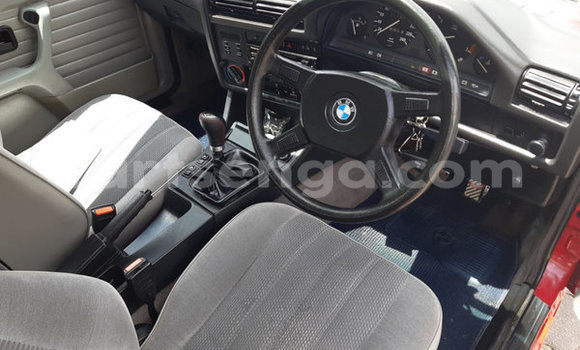Acheter Occasion Voiture BMW 3–Series Rouge à Ezulwini, Hhohho Acheter Occasion Voiture BMW 3–Series Rouge à Ezulwini, Hhohho