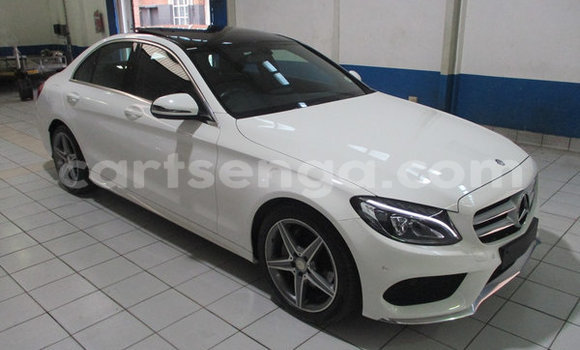 Buy Used Mercedes‒Benz C–Class White Car in Ezulwini in Hhohho Buy Used Mercedes‒Benz C–Class White Car in Ezulwini in Hhohho