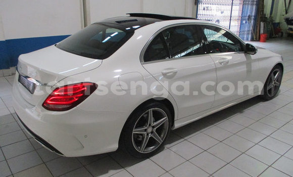Buy Used Mercedes‒Benz C–Class White Car in Ezulwini in Hhohho Buy Used Mercedes‒Benz C–Class White Car in Ezulwini in Hhohho